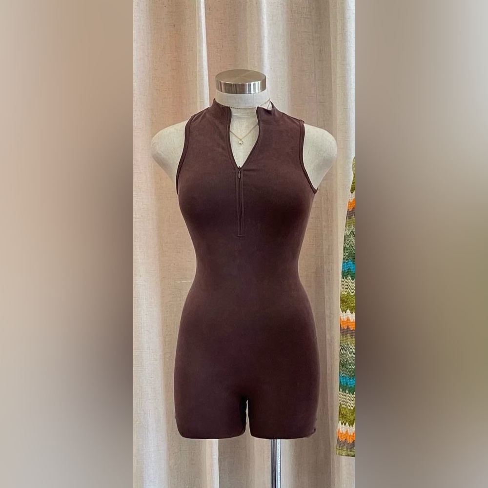 Zipper up romper M/L